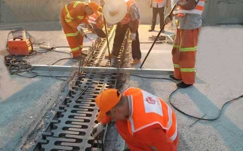 鑄造靜音型橋梁伸縮裝置(靜音橋梁伸縮縫)