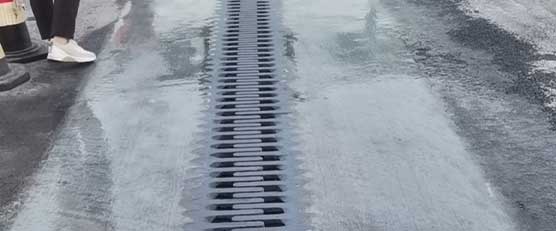 廣中江高速公路HDC160鑄造型靜音橋梁伸縮縫施工安裝案例