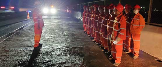 廣珠東線橫瀝大橋使用GH高性能砼進行橋面病害處治應急搶險1小時開放交通
